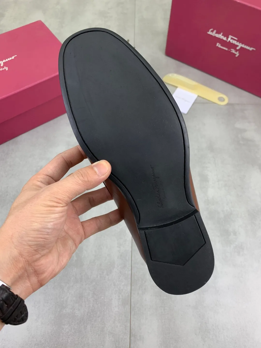 Men's Men's Shoes 💰P460💰[New Style] Water-dyed Niuli 🆘[Salvatore Ferragamo] Ferragamo's latest casual business leather shoes for men! Listed simultaneously! The fabric is made of specially imported original calfskin, and the interior is made of imported water-dyed cowhide. It is absolutely luxurious and leads the fashion trend. Matching code: 38-45; black or brown available